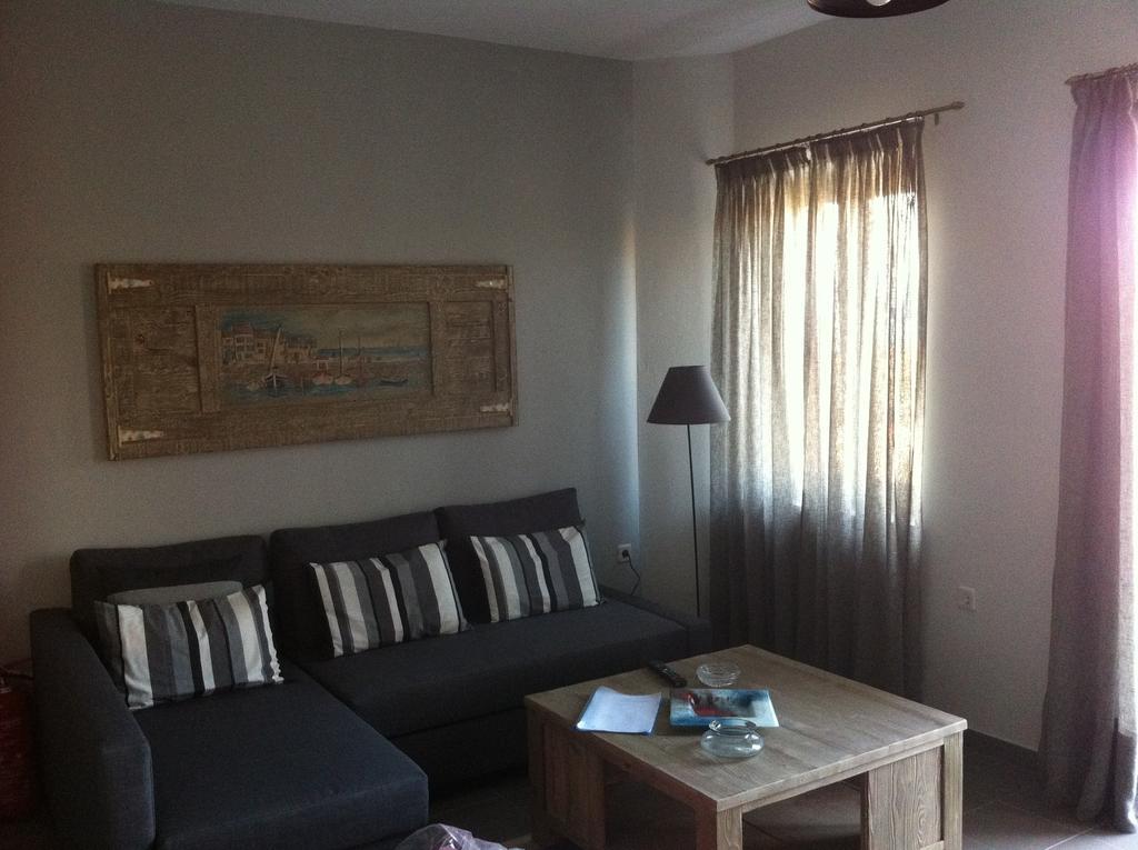 Heliades Maisonettes Mithimna Habitación foto